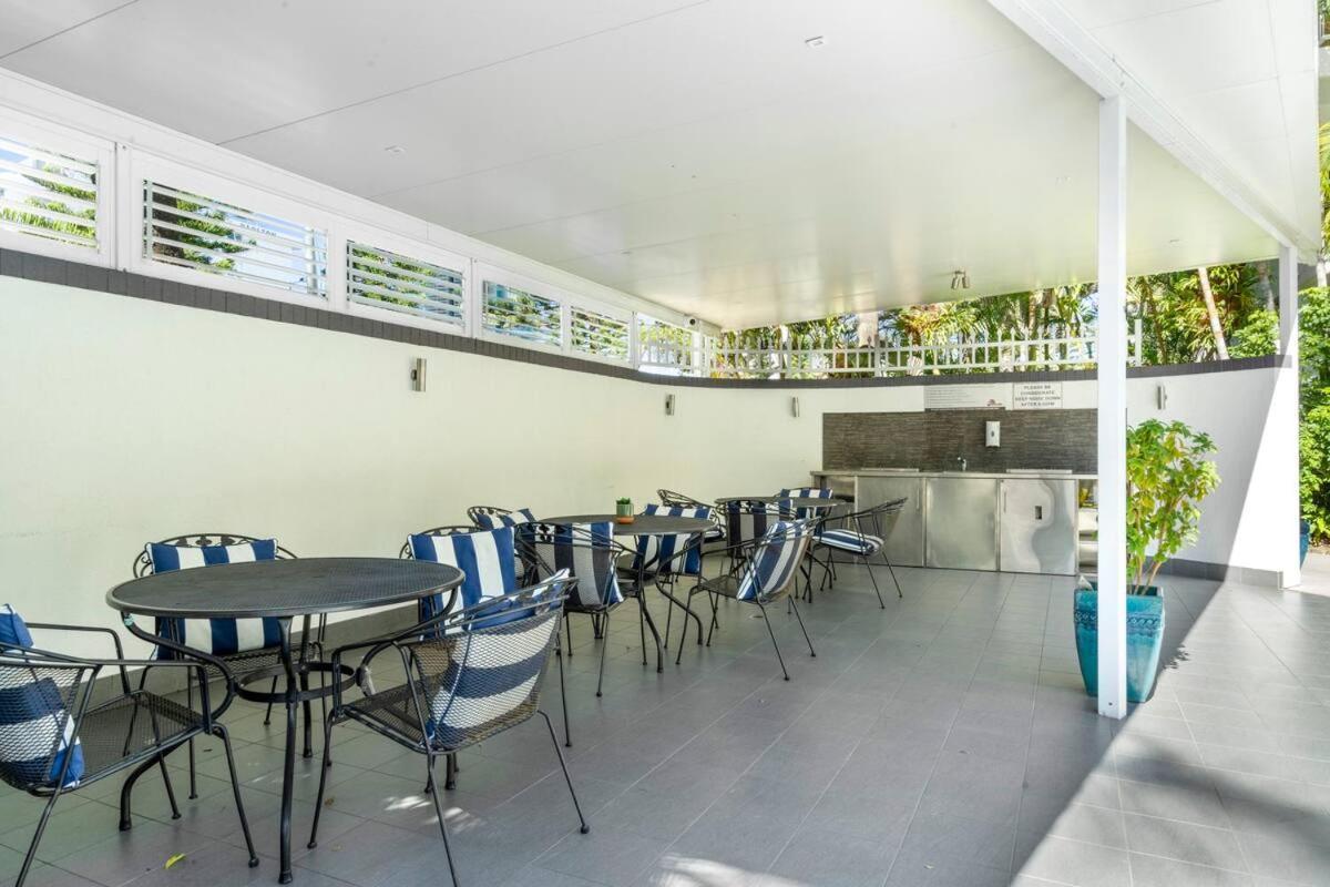 Surfers Paradise Seaside Retreat Apartment