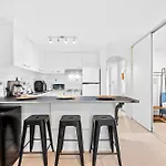 Surfers Paradise Seaside Retreat